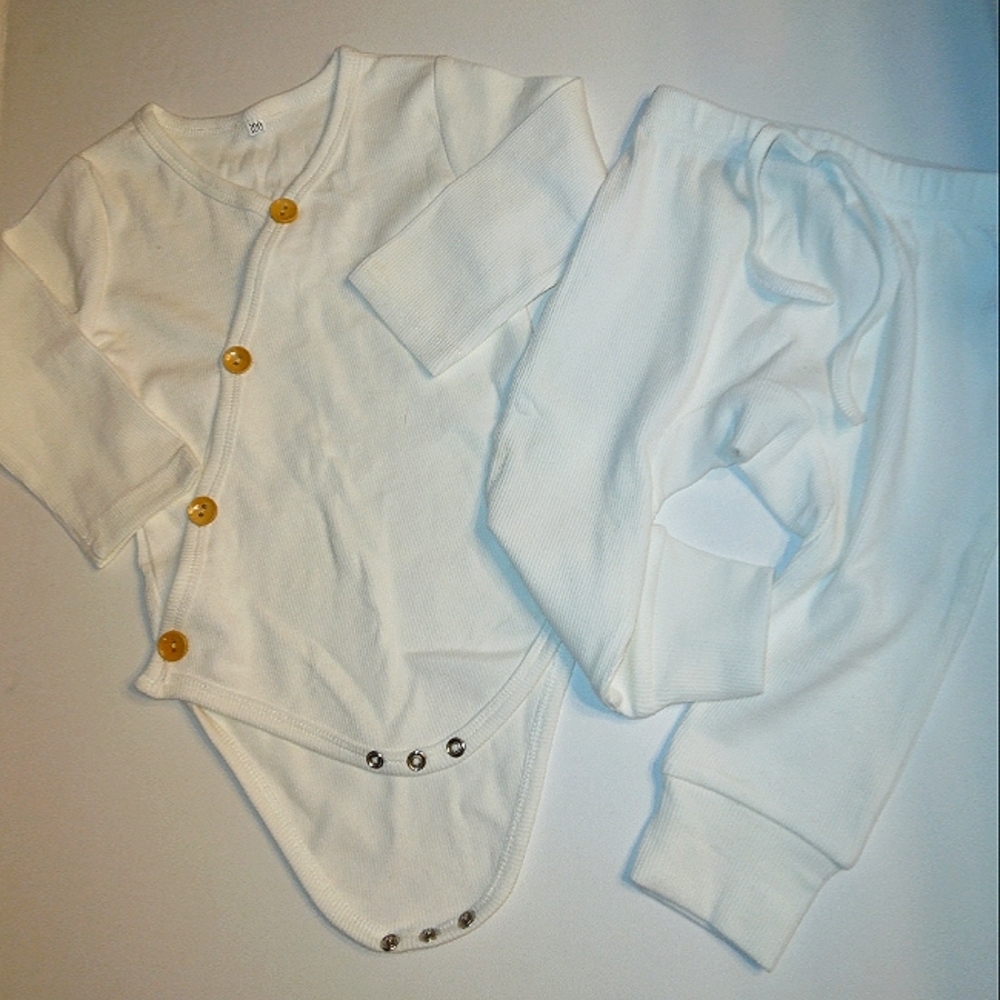 NWT Girl/Boy White Ribbed long Sleeve Bodysuit & Pants Set 18-24mo.
